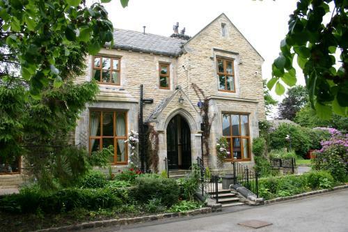 Moss Lodge Rochdale Exterior photo