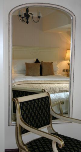 Moss Lodge Rochdale Room photo